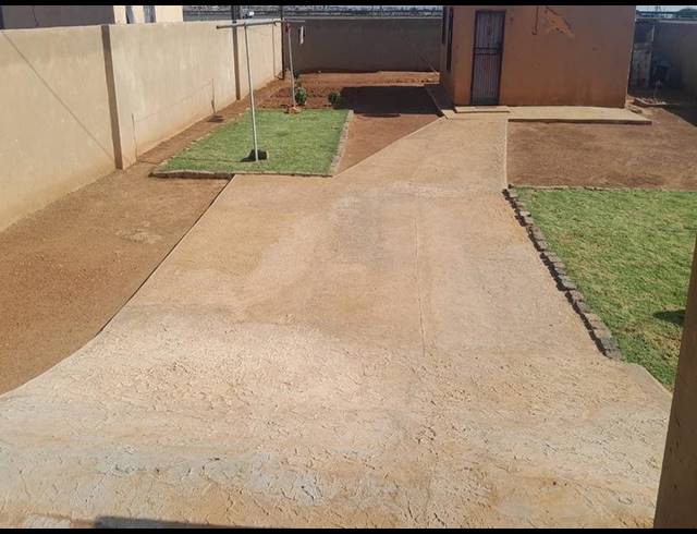 1 BEDROOM HOUSE FOR SALE IN BEVERLY HILLS